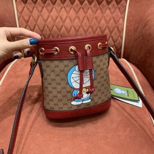 Gucci古奇正品女包Deraemon 哆啦A梦联名系列迷你水桶包647801