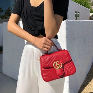 古奇官网 gucci 女包Marmont 迷你手提包上身图 547260
