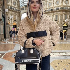 DIOR2022春夏VIBE系列BOWLING拉链手袋 M6202OFCA_M911 上身效果图