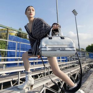 Dior包包VIBE系列保龄球包M6202OOBR_M879上身效果图