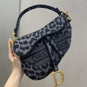Dior马鞍包包最新豹纹 Saddle Bag系列M0446CRHM_M842重庆南岸区