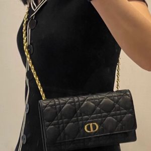 迪奥官网价格 DIOR CARO 腰包S5091UWHC_M900上身效果图