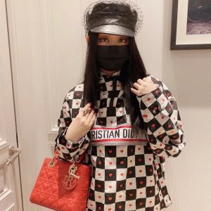 迪奥LADY最新七夕系列手袋M0538OCAL_M52R上身效果图