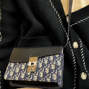 迪奥包包官网价格 Dior Oblique 信使包上身效果图