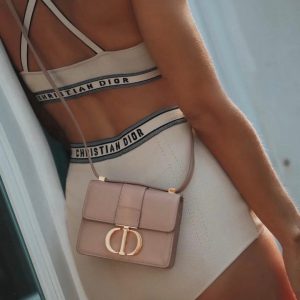 迪奥Dior30 MONTAIGNE蒙田 手袋S2110UMOS_M49P上身效果图