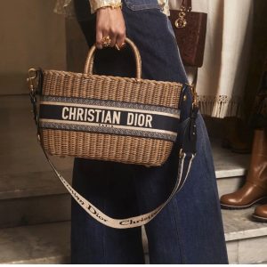 Dior迪奥夏日专属竹编包经典oblique 帆布上身效果图
