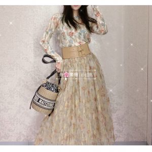 Dior迪奥夏日专属竹编包圆桶形经典oblique 帆布上身效果图