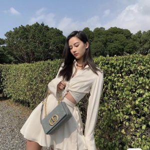 迪奥手袋灰色小号Dior Caro bag 20CM上身效果图