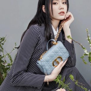 迪奥手袋马卡龙蓝小号Dior Caro bag 20CM上身效果图