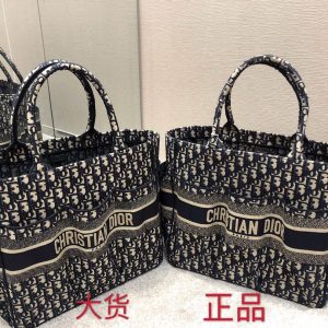 迪奥园丁包最新走秀款Dior Book Tote真假鉴定对比图