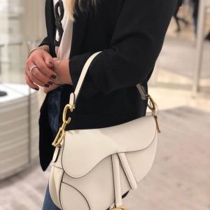Dior迪奥马鞍包大号公主白25.5CM上身效果图