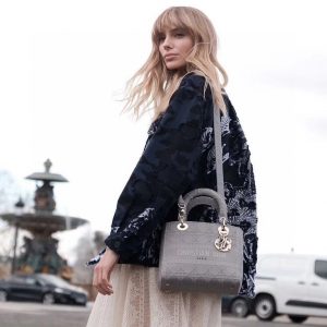 迪奥戴妃包最新款Lady Dior 24CM上身效果图