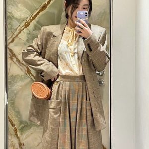 思琳Celine CUIR TRIOMPHE化妆包198613DU6.04LU上身效果图