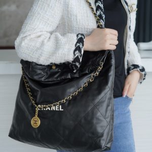 Vietnam𝗖𝗛𝗔𝗡𝗘𝗟香奈儿2022春夏新款手袋香奈儿的女包上身图
