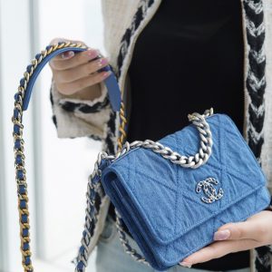 𝗖𝗛𝗔𝗡𝗘𝗟香奈儿2022丹宁牛仔19woc香奈儿女款包包上身图