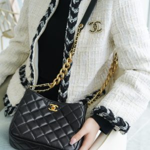 𝗖𝗛𝗔𝗡𝗘𝗟2022复古嬉皮包香奈儿女包官方网站旗舰店上身图