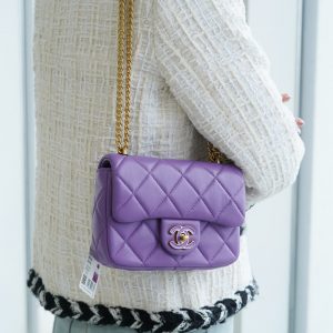 𝗖𝗛𝗔𝗡𝗘𝗟香奈儿22p珐琅扣方胖子香奈儿女款大包上身图