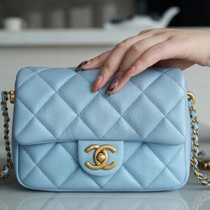 𝗖𝗛𝗔𝗡𝗘𝗟香奈儿𝟮𝟭/𝟮𝟮秋冬新品 子弹壳方胖子梦幻蓝香奈儿的包