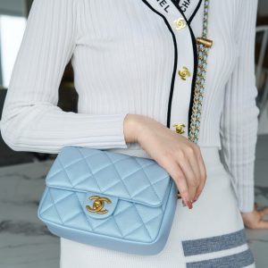 𝗖𝗛𝗔𝗡𝗘𝗟香奈儿𝟮𝟭/𝟮𝟮秋冬新品 子弹壳方胖子香奈儿的包上身图