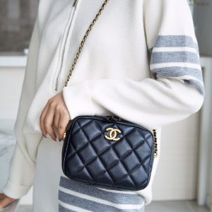 𝗖𝗛𝗔𝗡𝗘𝗟香奈儿子弹壳横款相机包珠光黑蓝香奈儿子弹头包包图片