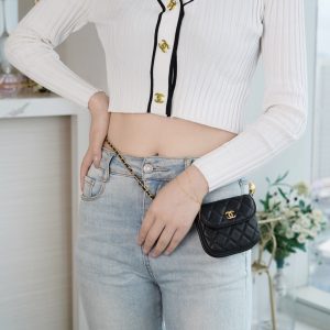 chanel金属球椭圆形腰包香奈儿包包官方旗舰店官网上身图