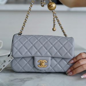 𝗖𝗛𝗔𝗡𝗘𝗟𝐂𝐅金属球 大Mini香奈儿女士包包价格表官网报价