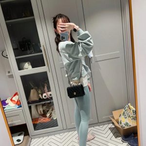 𝗖𝗛𝗔𝗡𝗘𝗟香奈儿链条钱包黑 春夏新款香奈儿链条包包上身图