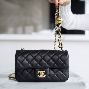 Japan  chanel金属球𝑴𝒊𝒏𝒊黑色香奈儿金属球链条包