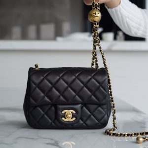 chanel 金属球方胖子黑色香奈儿金属球方胖子专柜价格