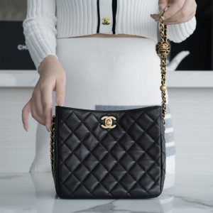 𝗖𝗛𝗔𝗡𝗘𝗟 2022金球嬉皮包香奈儿嬉皮包价格官网