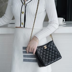 𝗖𝗛𝗔𝗡𝗘𝗟 2022金球嬉皮包香奈儿嬉皮包价格官网上身图