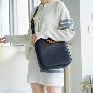 chanel 2022秋冬新款 嬉皮包 深蓝香奈儿嬉皮包价格官网