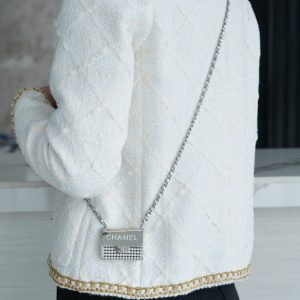 chanel 2022水钻金属项链包香奈儿项链官网旗舰店上身图