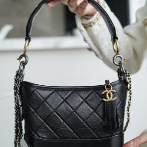 chanel gabrielle经典手提流浪黑色香奈儿经典手提流浪包