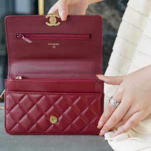 chanel woc链条包酒红香奈儿woc链条包官网价格