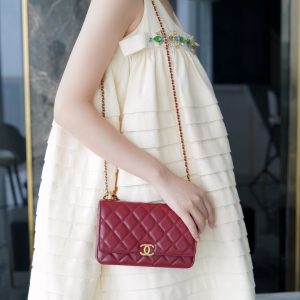 chanel woc链条包酒红香奈儿woc链条包上身图