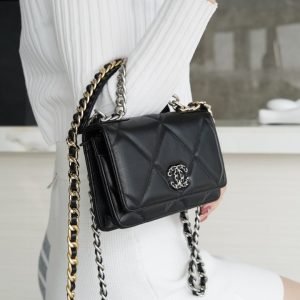 chanel 19woc 黑色 银扣2022款香奈儿19woc官网上身图