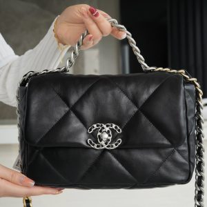 chanel 19bag2022新版银色配饰 小号香奈儿包包官网订购