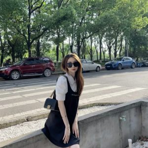 chanel leboy黑金小号香奈儿leboy黑金小号专柜价格上身图