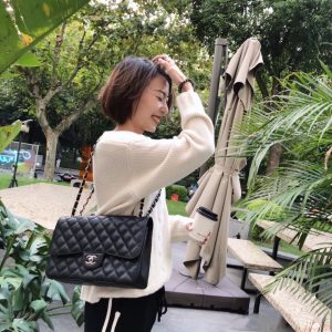 chanel cf classic fiap jumbo 鱼子酱 黑银香奈儿包包女包上身图