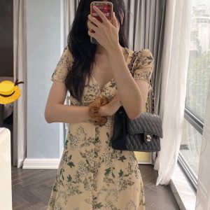 chanelClassic Flap经典口盖包黑金香奈儿女款包包上身图