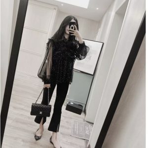 chanelClassic Flap经典口盖包黑金银香奈儿女式包包上身图