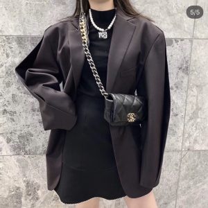 chanel 19bag腰包经典黑官方网站香奈儿包包上身效果图