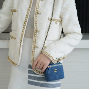 chanel2022丹宁牛仔金属球盒子包香奈儿19牛仔包丹宁上身图