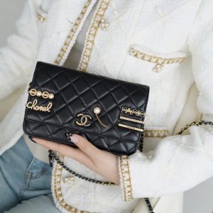 chanel 2022新款徽章woc正品皮香奈儿徽章包官网图片价格