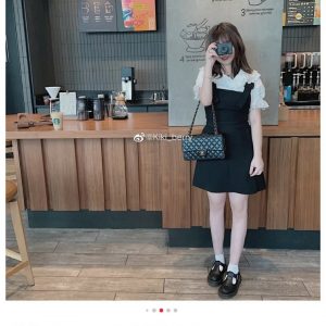 chanel cf Classic Flap经典口盖包 黑羊金香奈儿口盖包上身图