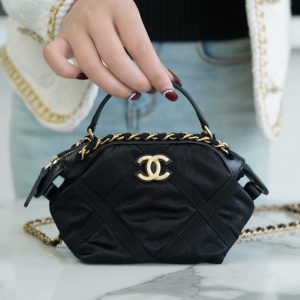 chanel 2022尼龙链条手拿包香奈儿链条手拿包季节款价格