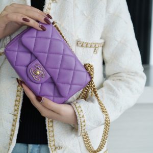 chanel 2022春夏新品珐琅方胖子香奈儿迷你口盖包上身图