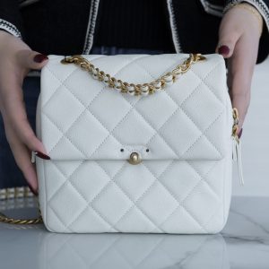 chanel 2022双肩背包复古奶白香奈儿双肩背包价格和图片