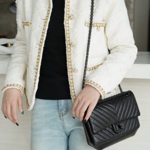 chanel 复刻2.55小号 正品皮黑香奈儿2.55上身效果图片